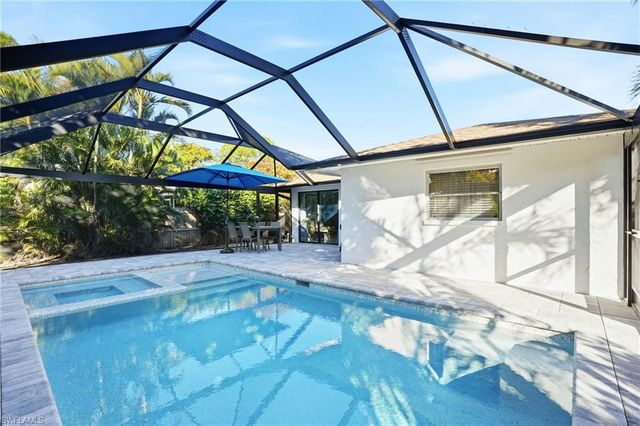 560 109th AVE N, Naples, FL 34108