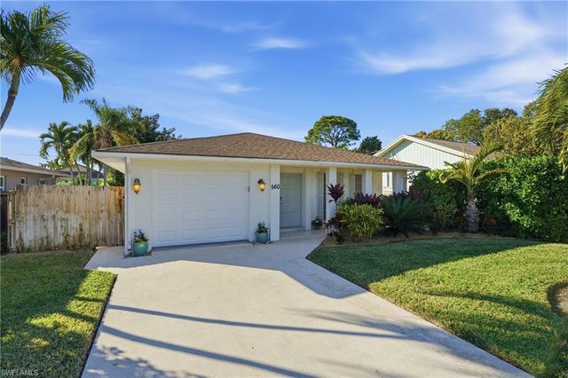 560 109th AVE N, Naples, FL 34108