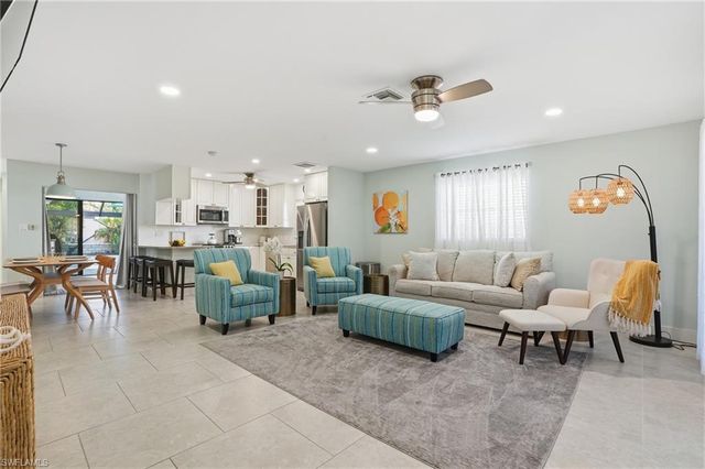 560 109th AVE N, Naples, FL 34108