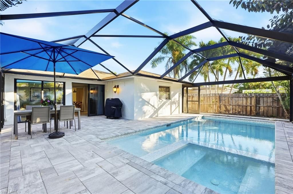 560 109th AVE N, Naples, FL 34108