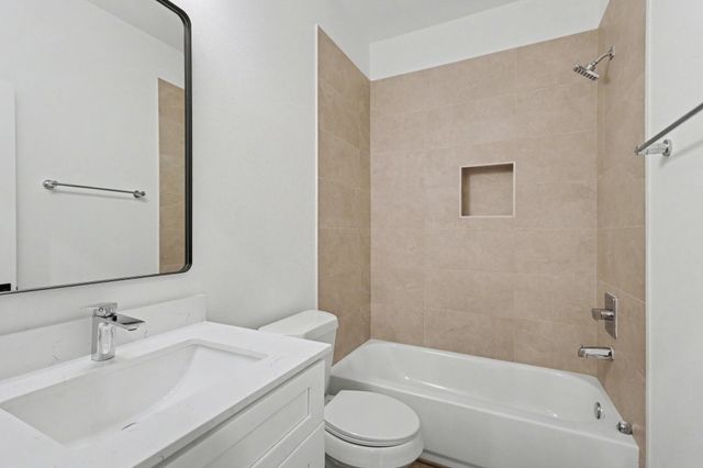 203 Danna Lane A, Houston, TX 77009