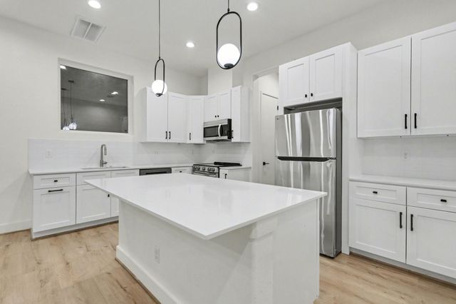 203 Danna Lane A, Houston, TX 77009