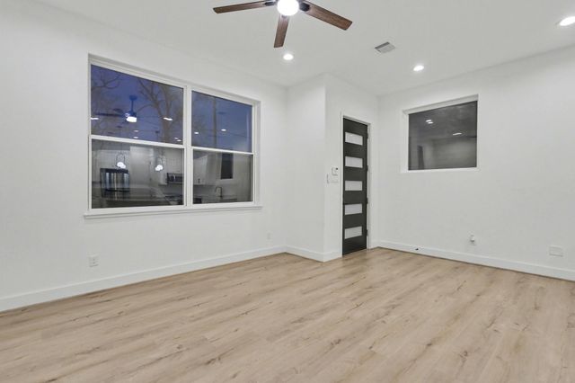 203 Danna Lane A, Houston, TX 77009