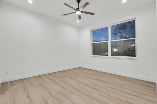 203 Danna Lane A, Houston, TX 77009