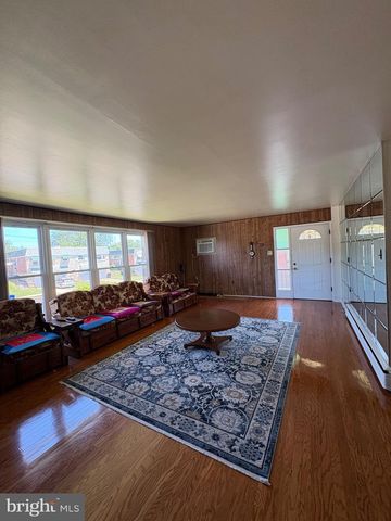 1906 NESTER ST, Philadelphia, PA 19115