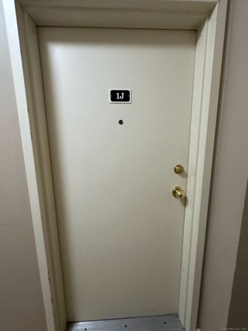 1660 East Main Street 1B, Waterbury, CT 06705