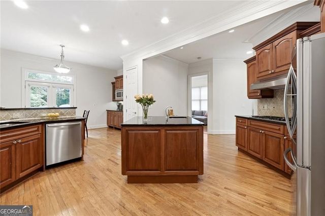 2715 Henderson Road, Tucker, GA 30084