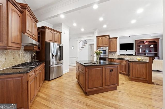 2715 Henderson Road, Tucker, GA 30084