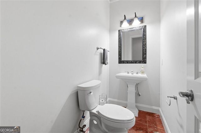 2715 Henderson Road, Tucker, GA 30084