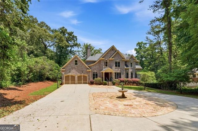 2715 Henderson Road, Tucker, GA 30084