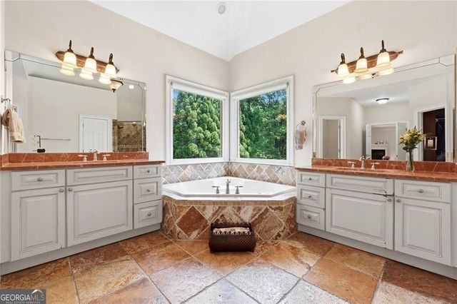 2715 Henderson Road, Tucker, GA 30084