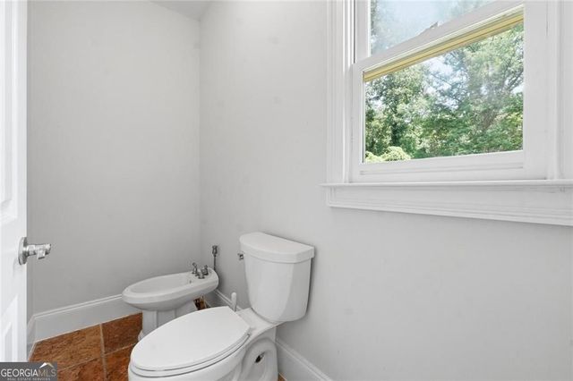 2715 Henderson Road, Tucker, GA 30084