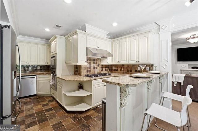 2715 Henderson Road, Tucker, GA 30084