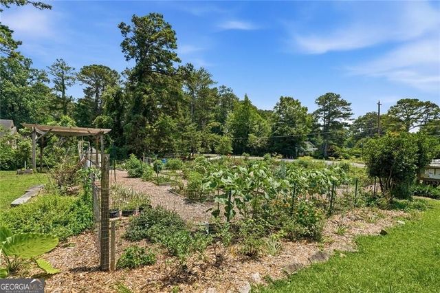 2715 Henderson Road, Tucker, GA 30084