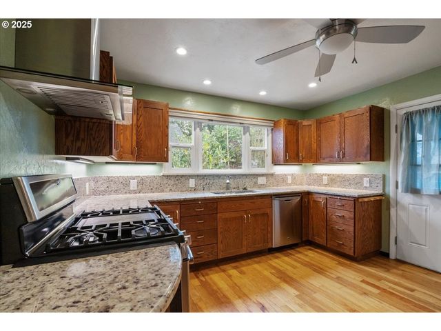 1725 24TH St, Salem, OR 97301