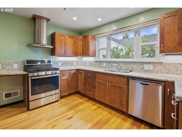 1725 24TH St, Salem, OR 97301