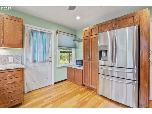 1725 24TH St, Salem, OR 97301