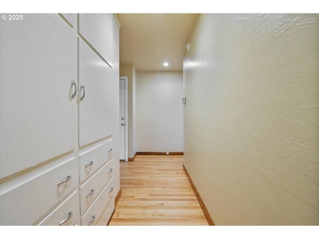 1725 24TH St, Salem, OR 97301