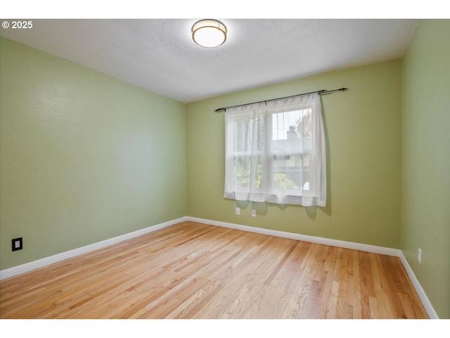 1725 24TH St, Salem, OR 97301