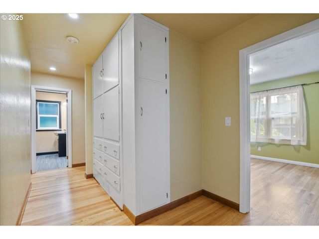 1725 24TH St, Salem, OR 97301