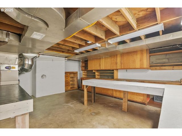 1725 24TH St, Salem, OR 97301