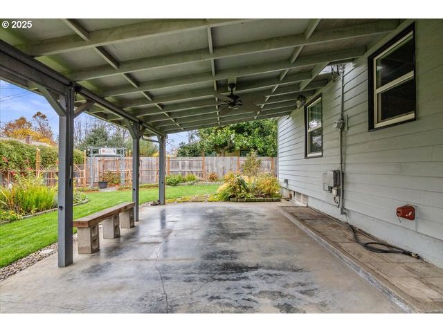 1725 24TH St, Salem, OR 97301