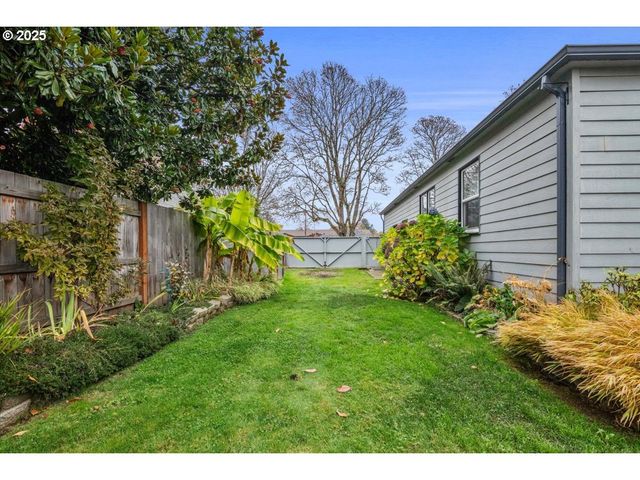 1725 24TH St, Salem, OR 97301