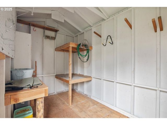 1725 24TH St, Salem, OR 97301