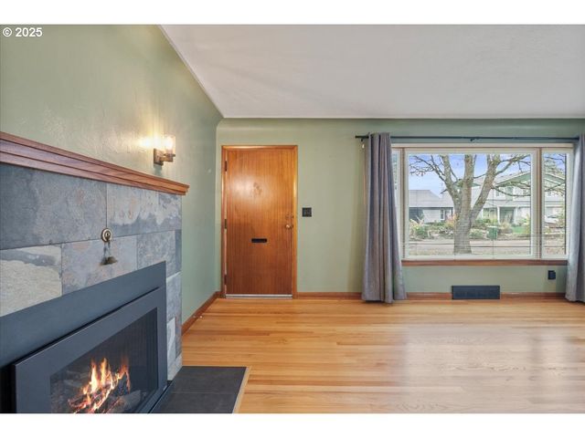 1725 24TH St, Salem, OR 97301