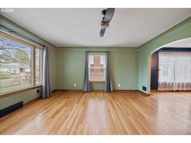 1725 24TH St, Salem, OR 97301