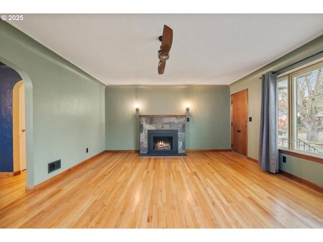 1725 24TH St, Salem, OR 97301