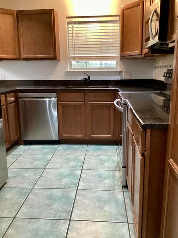 2 Forest Breeze Court, Fort Walton Beach, FL 32547