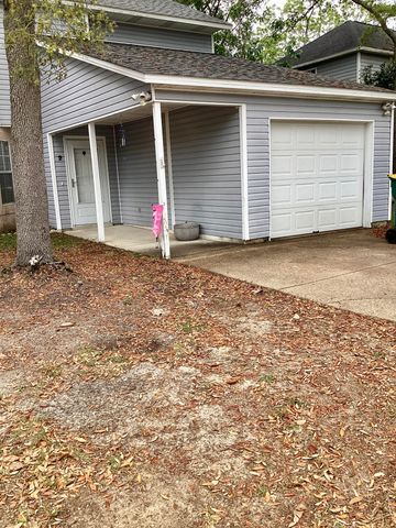 2 Forest Breeze Court, Fort Walton Beach, FL 32547