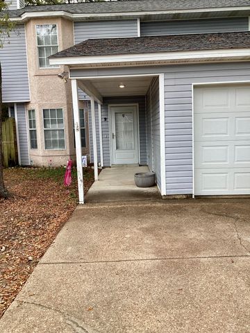 2 Forest Breeze Court, Fort Walton Beach, FL 32547