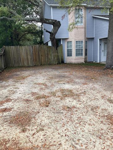 2 Forest Breeze Court, Fort Walton Beach, FL 32547