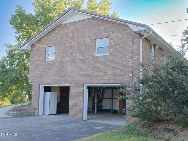 527 Spruce Street, Mount Carmel, TN 37645