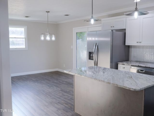527 Spruce Street, Mount Carmel, TN 37645