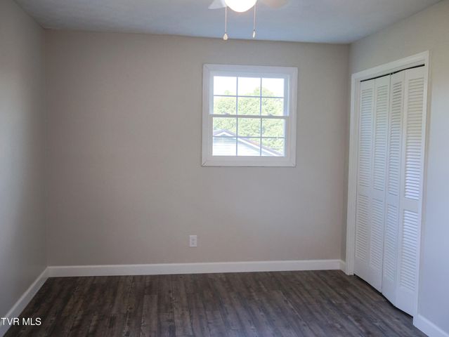 527 Spruce Street, Mount Carmel, TN 37645