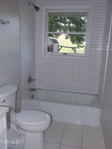 527 Spruce Street, Mount Carmel, TN 37645