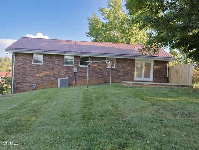 527 Spruce Street, Mount Carmel, TN 37645