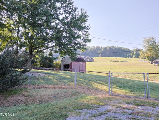527 Spruce Street, Mount Carmel, TN 37645