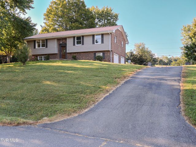 527 Spruce Street, Mount Carmel, TN 37645