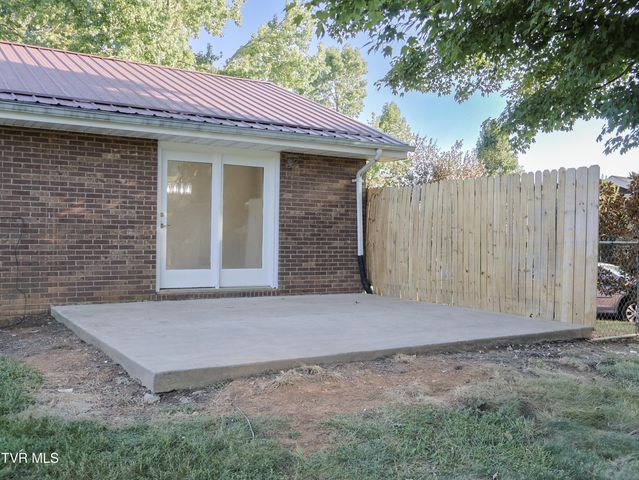 527 Spruce Street, Mount Carmel, TN 37645