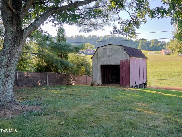 527 Spruce Street, Mount Carmel, TN 37645
