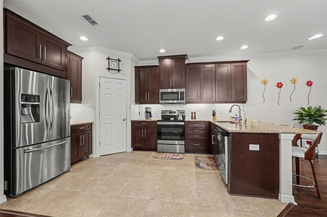 908 VINEYARD LANE, Oldsmar, FL 34677