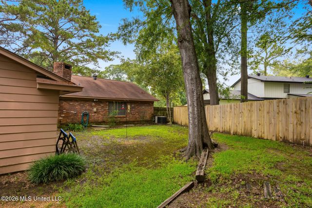 1210 Huntcliff Way, Clinton, MS 39056