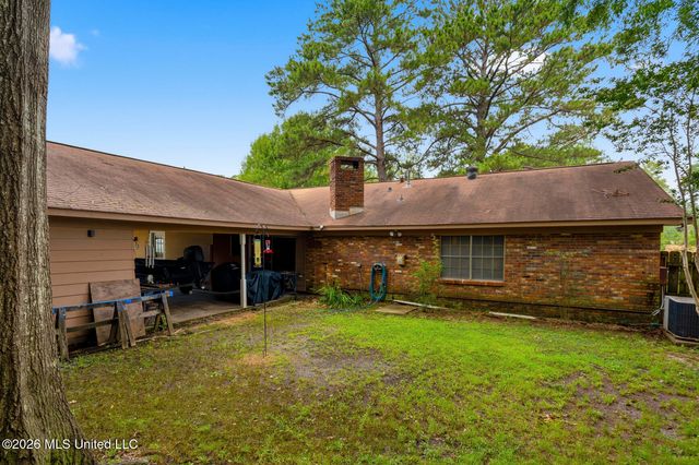 1210 Huntcliff Way, Clinton, MS 39056