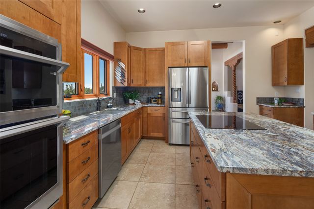 18 Blue Canyon Vista, Santa Fe, NM 87507