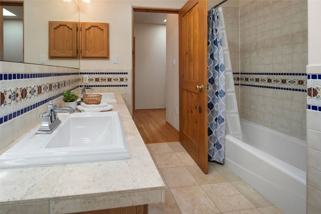 18 Blue Canyon Vista, Santa Fe, NM 87507