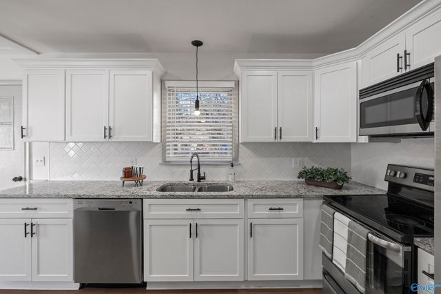 1613 Armstrong Street NW, Huntsville, AL 35816